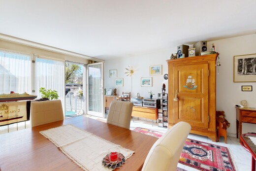 esszimmer mit natural light, natürliches licht, inside property, drywall, und gipskartonwand