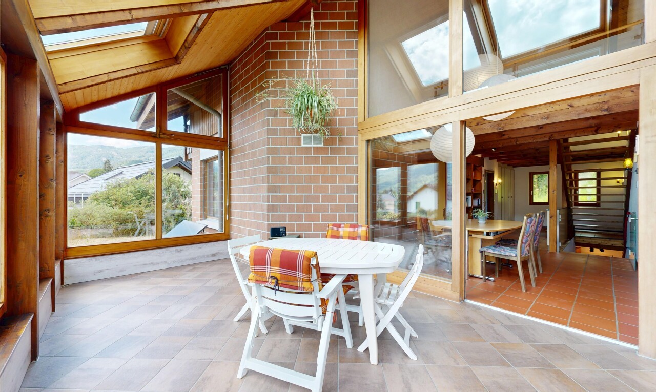 esszimmer mit dachfenster, natürliches licht, natural light, day time, und hohe decke