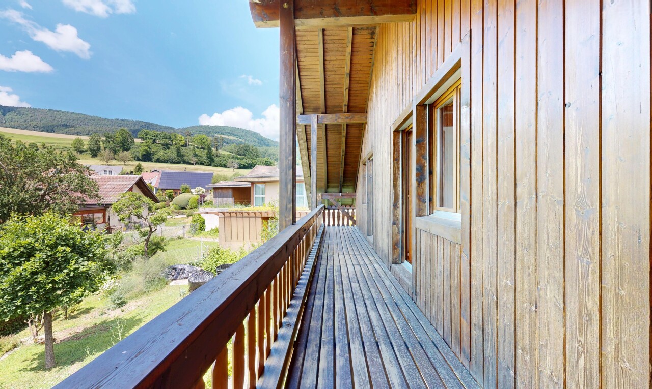 balkon mit balkon, from property, und day time