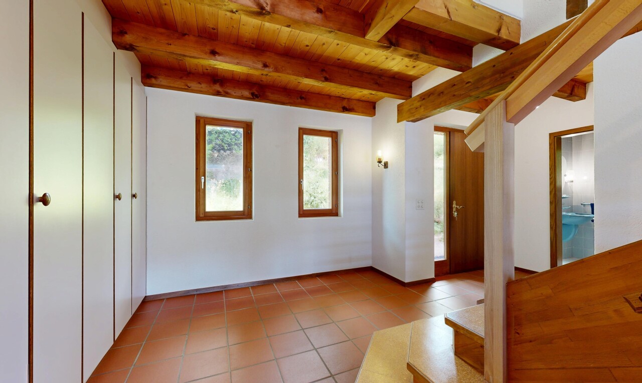 leerer raum mit natural light, natürliches licht, inside property, drywall, und gipskartonwand