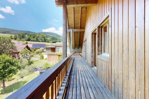 balkon mit balkon, from property, und day time