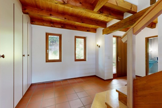 leerer raum mit natural light, natürliches licht, inside property, drywall, und gipskartonwand