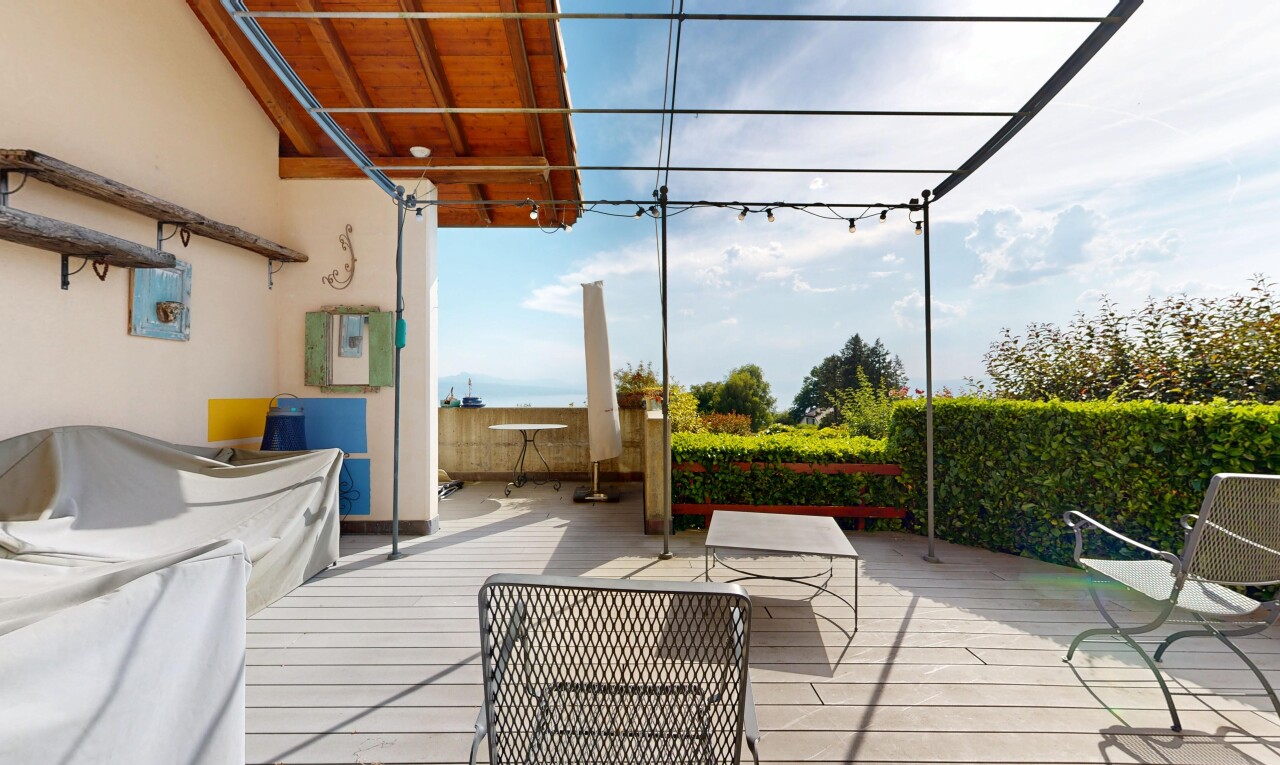 terrasse avec terrasse, day time, et from property