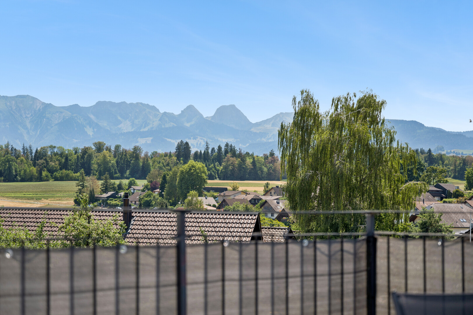 blick auf die berge mit view focus, from property, mountain view, blick auf die berge, und day time