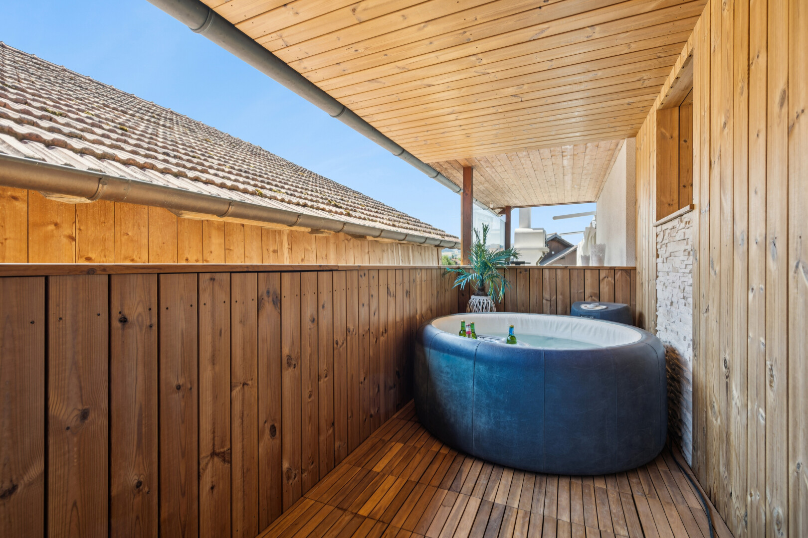 terrasse mit whirlpool, day time, from property, und deck
