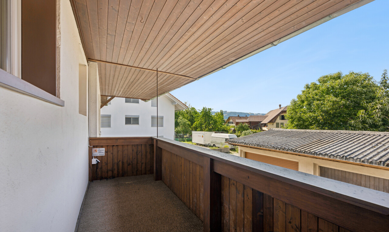 balkon mit balkon, from property, day time, und view focus