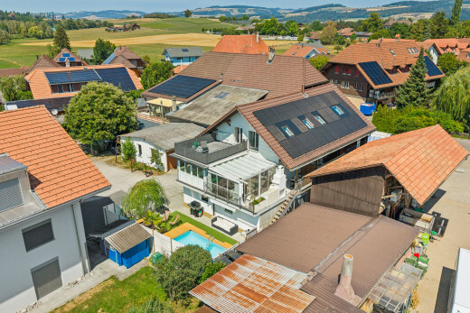 außenansicht mit pergola, residential view, wohngebietblick, terrasse, und neighborhood view