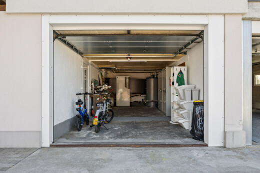 parken mit wasserkocher, inside property, und garage