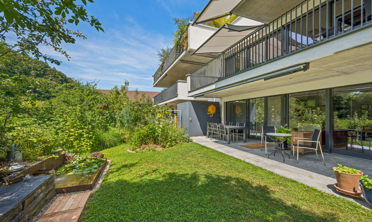 garten mit balkon, terrasse, from property, rasen, und day time