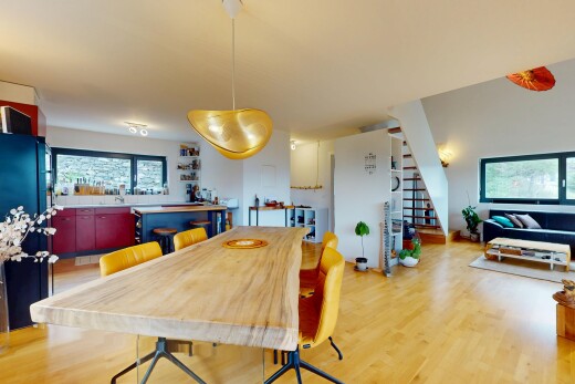 esszimmer mit holzfußboden, wood finish floor, inside property, gipskartonwand, und drywall