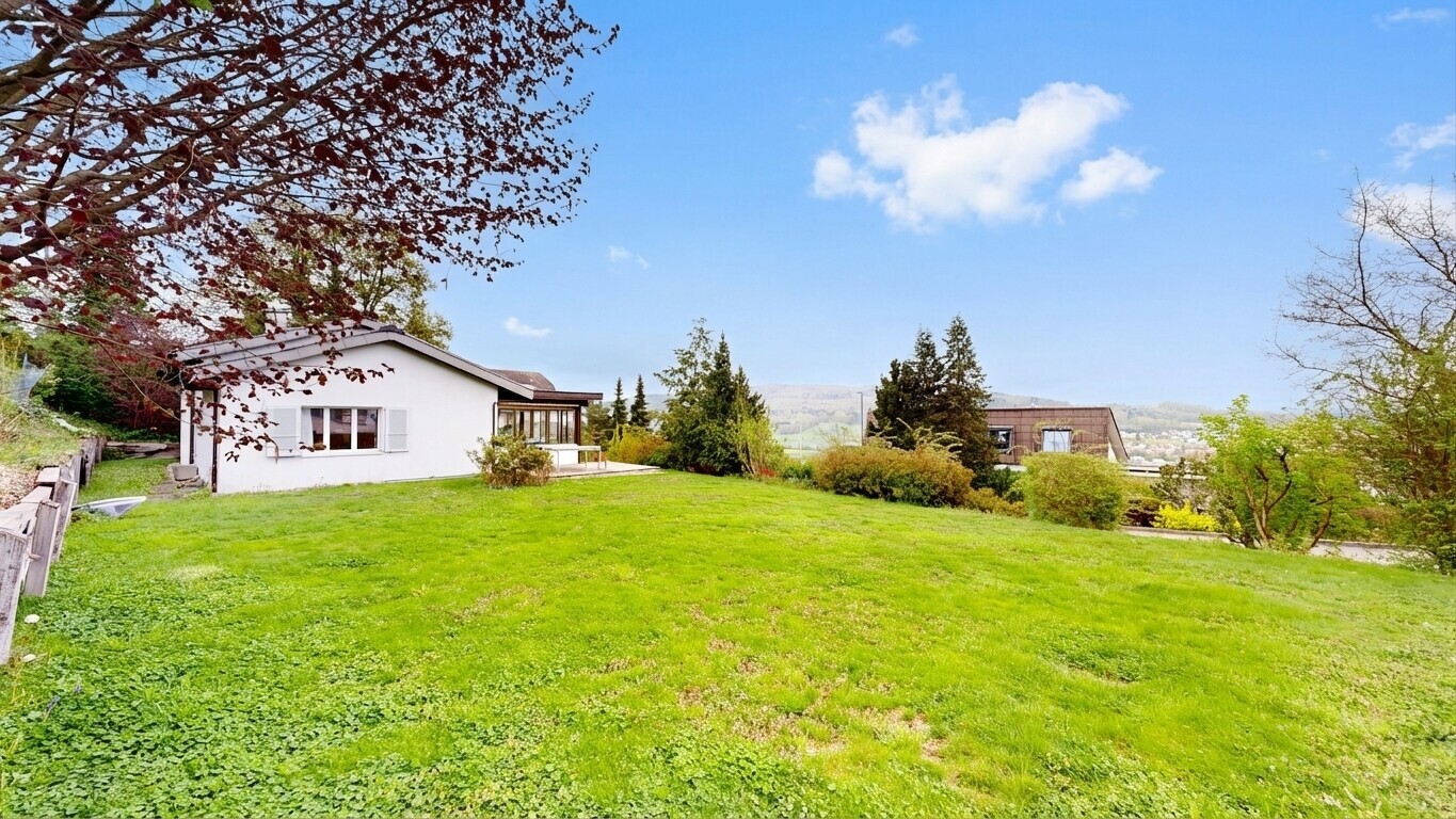 jardin avec pelouse, from property, et day time