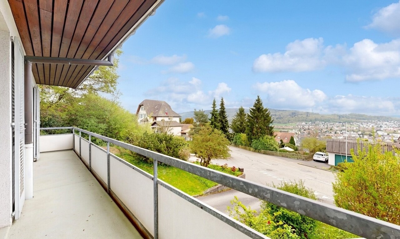 balcon avec from property, balcon, et day time