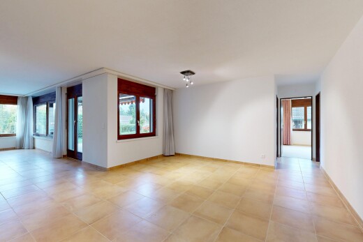 leerer raum mit natural light, natürliches licht, inside property, drywall, und gipskartonwand