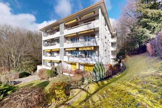 extérieur du bâtiment avec vue sur le complexe d'appartements, apartment complex view, day time, et from community