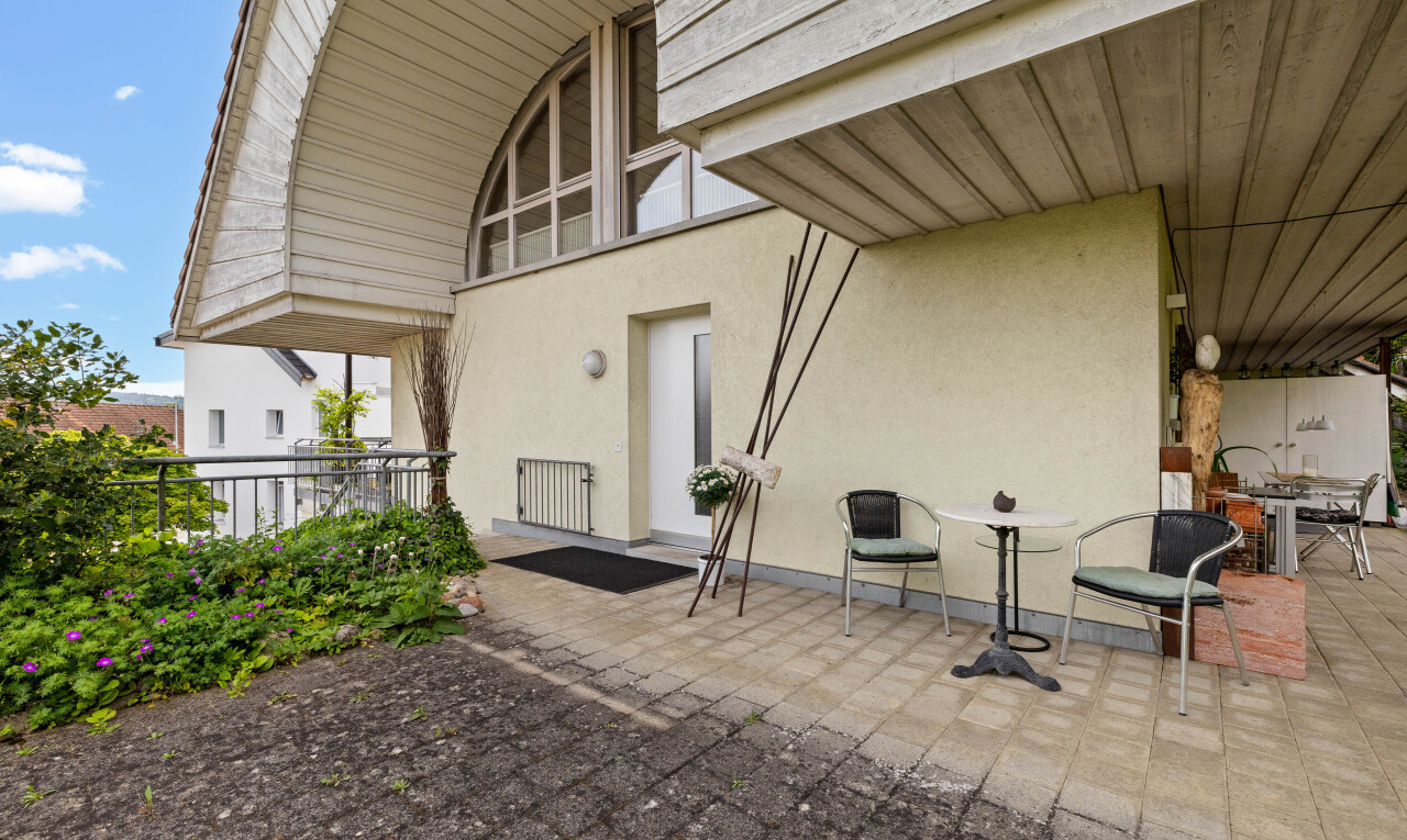 terrasse mit day time, terrasse, und property visible