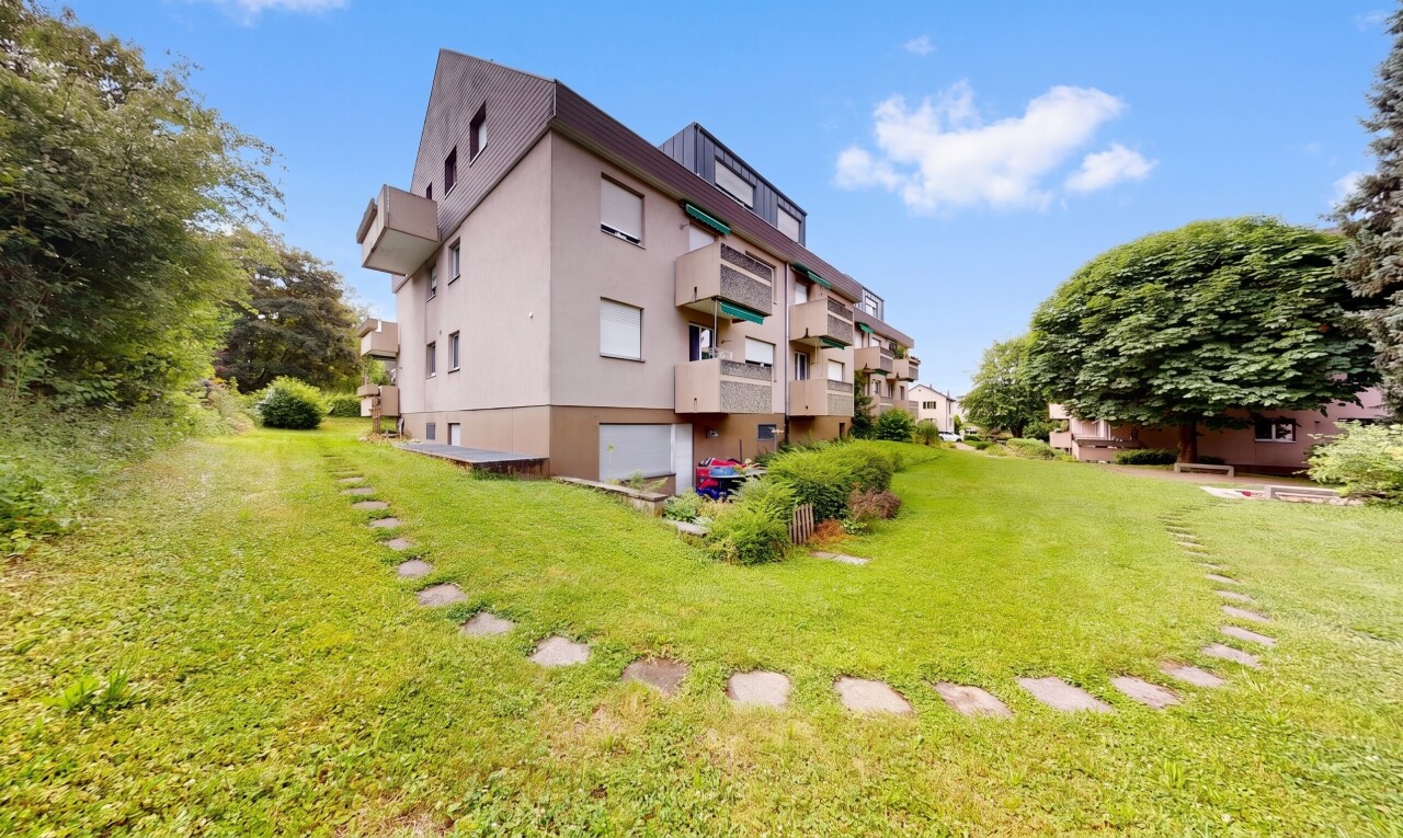 außenansicht mit stuckverkleidung, apartment complex view, from community, rasen, und day time