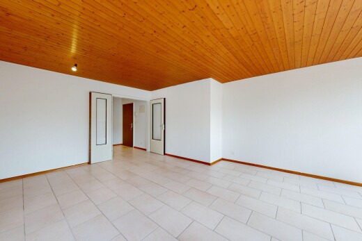 leerer raum mit inside property, light floor, gipskartonwand, drywall, und sockelleisten