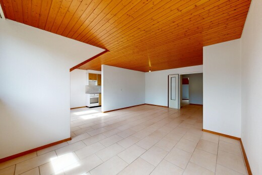 leerer raum mit inside property, light floor, gipskartonwand, drywall, und holzdecke