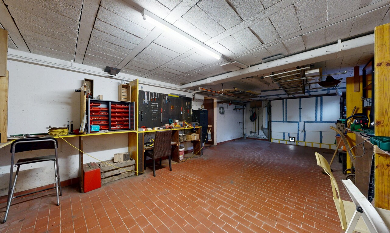 parking avec inside property
