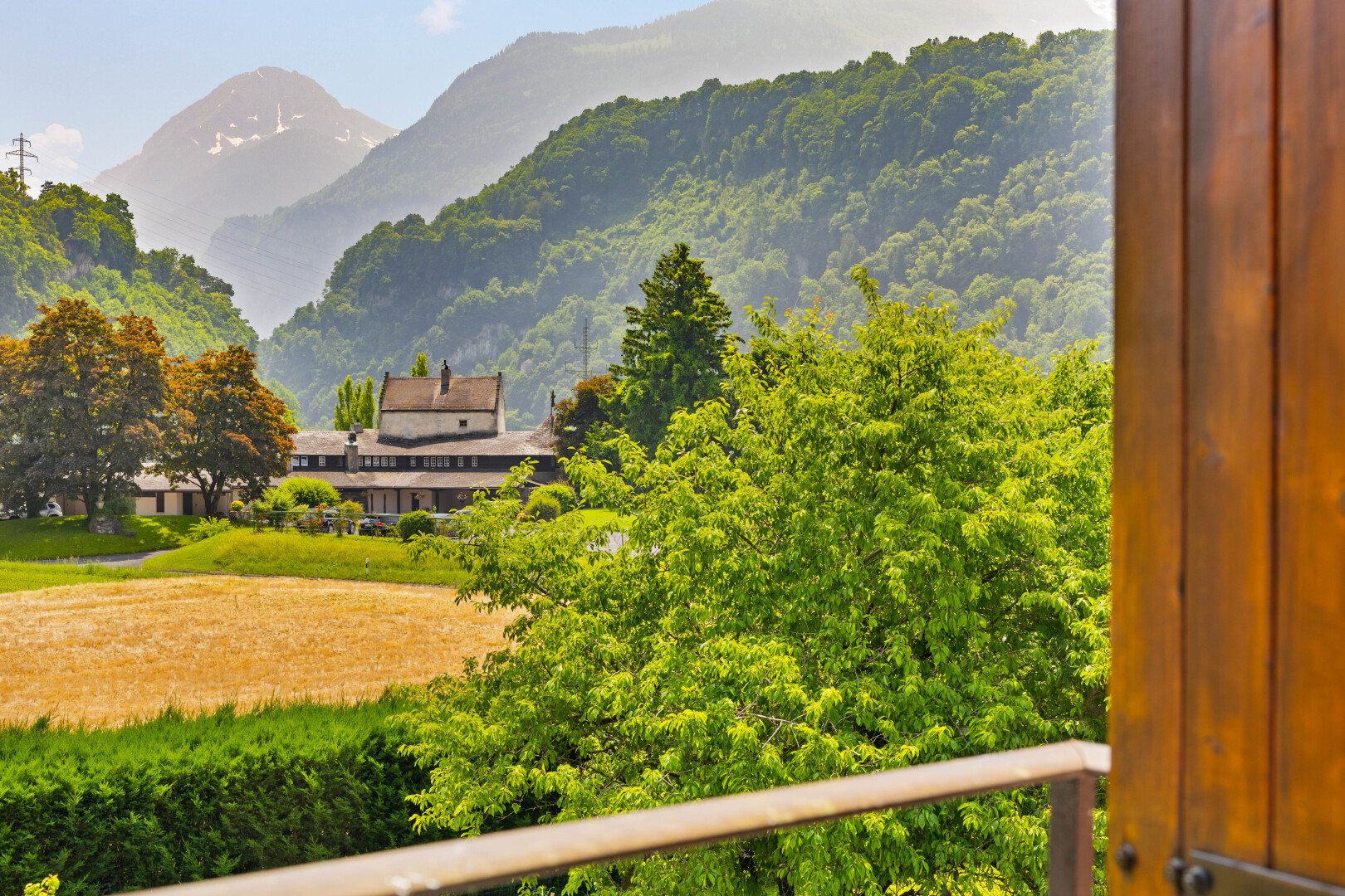 vue sur la montagne avec vue sur la montagne, mountain view, from property, et day time