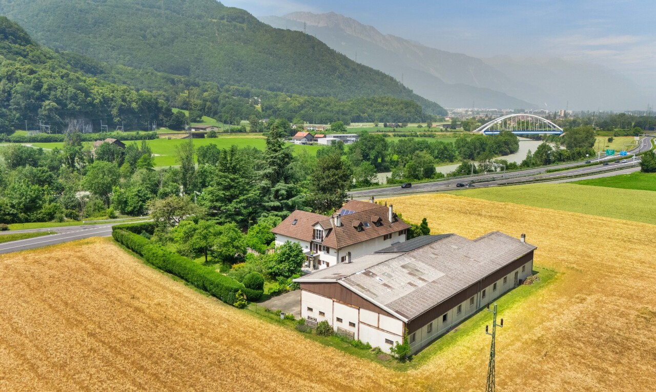 vue sur la montagne avec vue rurale, rural view, day time, property visible, et vue sur la montagne