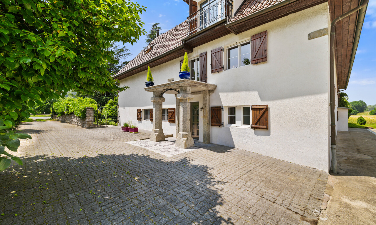 façade avec bardage en stuc, day time, et property visible
