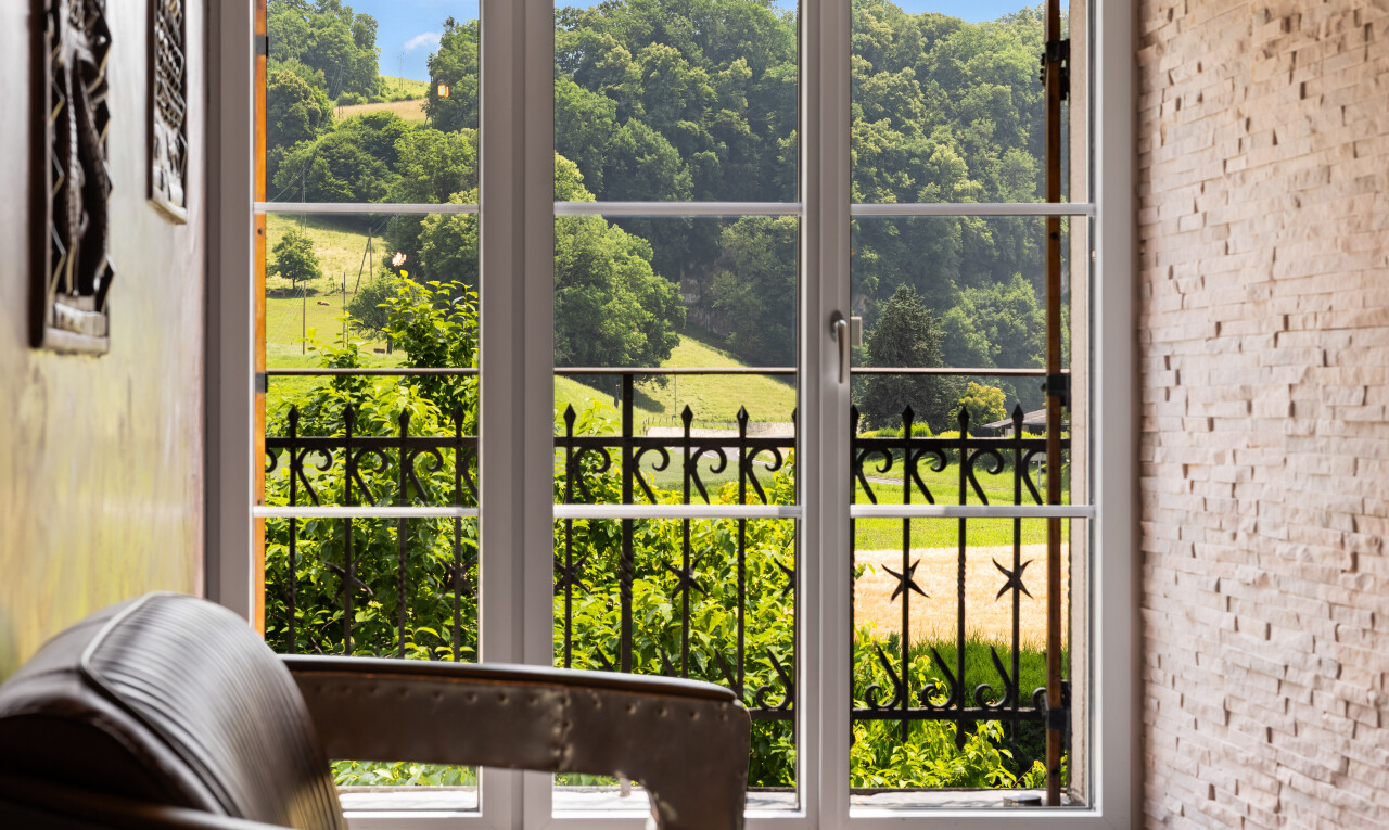 balcon avec inside property et day time