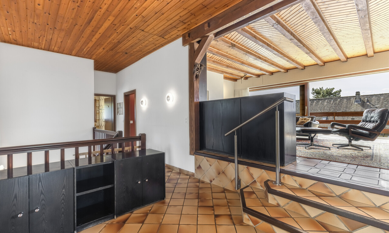 espace intérieur avec inside property et terrasse