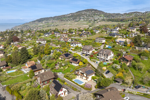 vue sur la montagne avec mountain view, vue sur la montagne, day time, residential view, et vue résidentielle