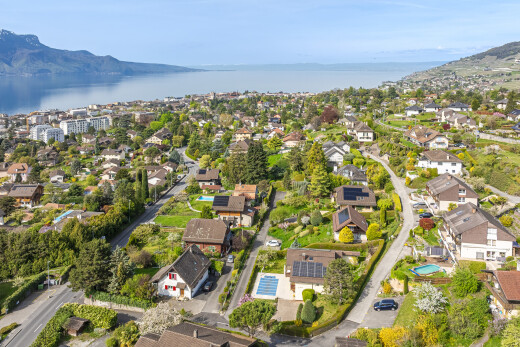 vue sur la montagne avec aerial view, vue sur l'eau, water view, day time, et vue sur la montagne