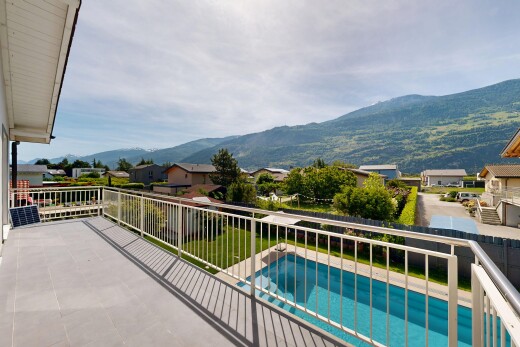 piscine avec from property, piscine, vue sur la montagne, mountain view, et day time