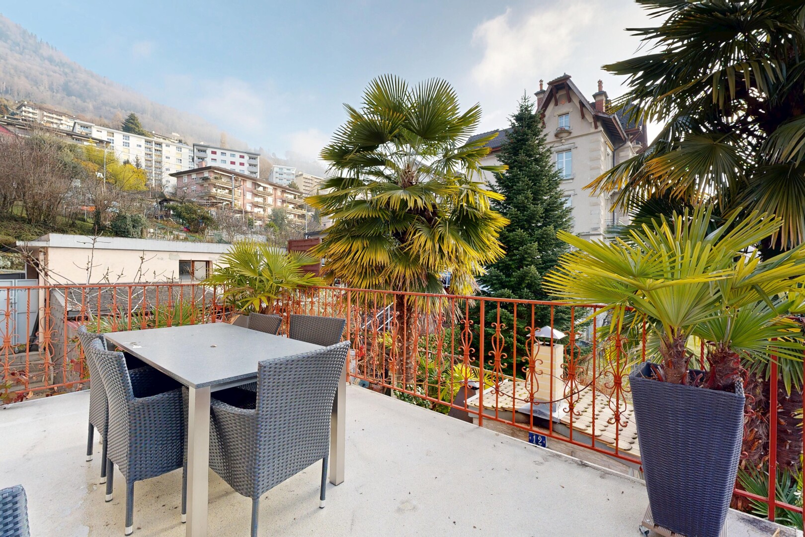 terrasse avec terrasse, coin repas extérieur, day time, et from property