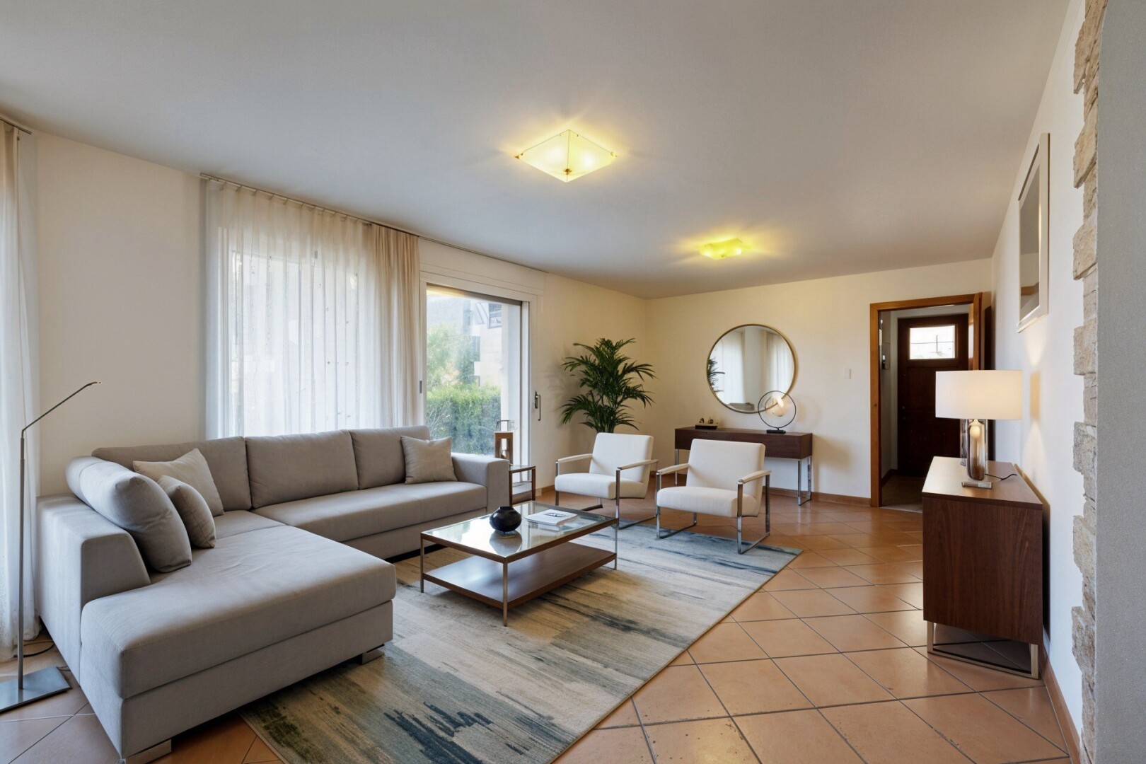 salon avec sol en carrelage, tile floor, cloison sèche, drywall, et inside property