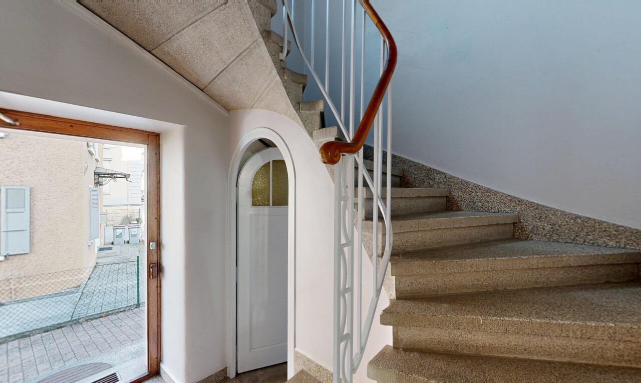 escaliers avec drywall, cloison sèche, escaliers, carpet, et moquette