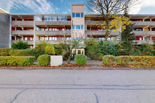 außenansicht mit apartment complex view, blick auf wohnanlage, und day time