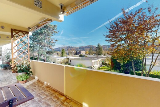 balkon mit from property, day time, balkon, und lüftungsgitter