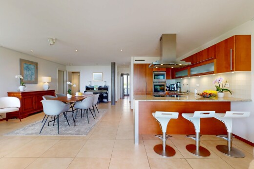 küche mit arbeitsplatten, küchentheke, gipskartonwand, und dunstabzugshaube