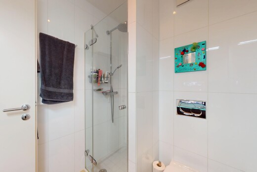 bad mit dusche und komplettes badezimmer