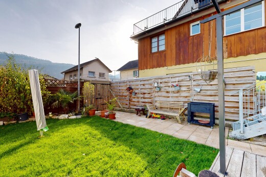 jardin avec pelouse, clôture, from property, et terrasse