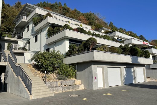 außenansicht mit property visible, stuckverkleidung, und day time