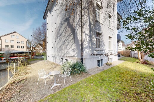 außenansicht mit zaun, day time, und from property