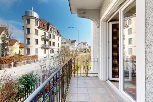 balkon mit balkon, from property, und day time