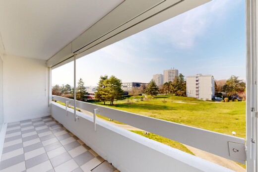 balkon mit balkon, from property, und day time