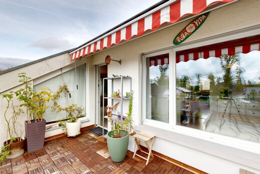 terrasse mit property visible, terrasse, und markise