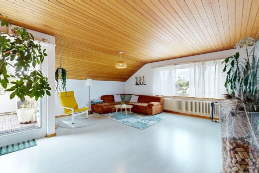 rezeption / lobby mit natural light, inside property, vaulted ceiling, wood ceiling, und drywall