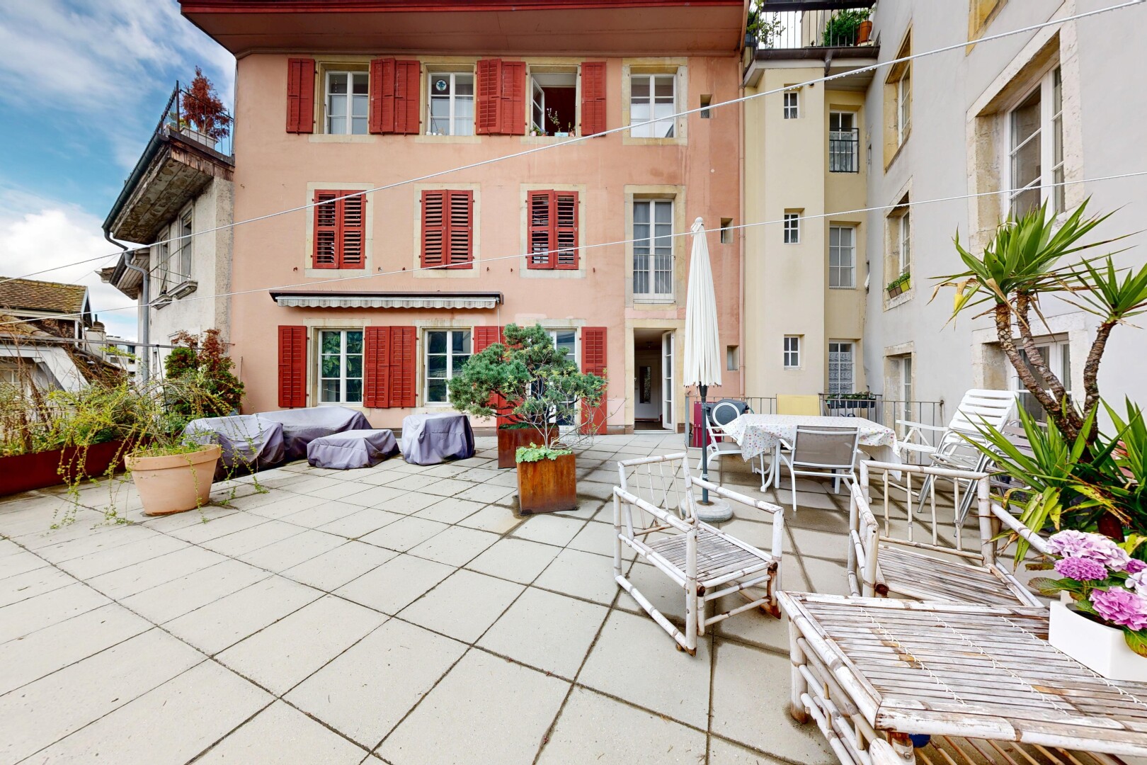 terrasse mit day time, essbereich im freien, terrasse, und property visible