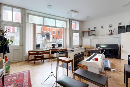 büro mit natürliches licht, natural light, inside community, parquet floor, und drywall