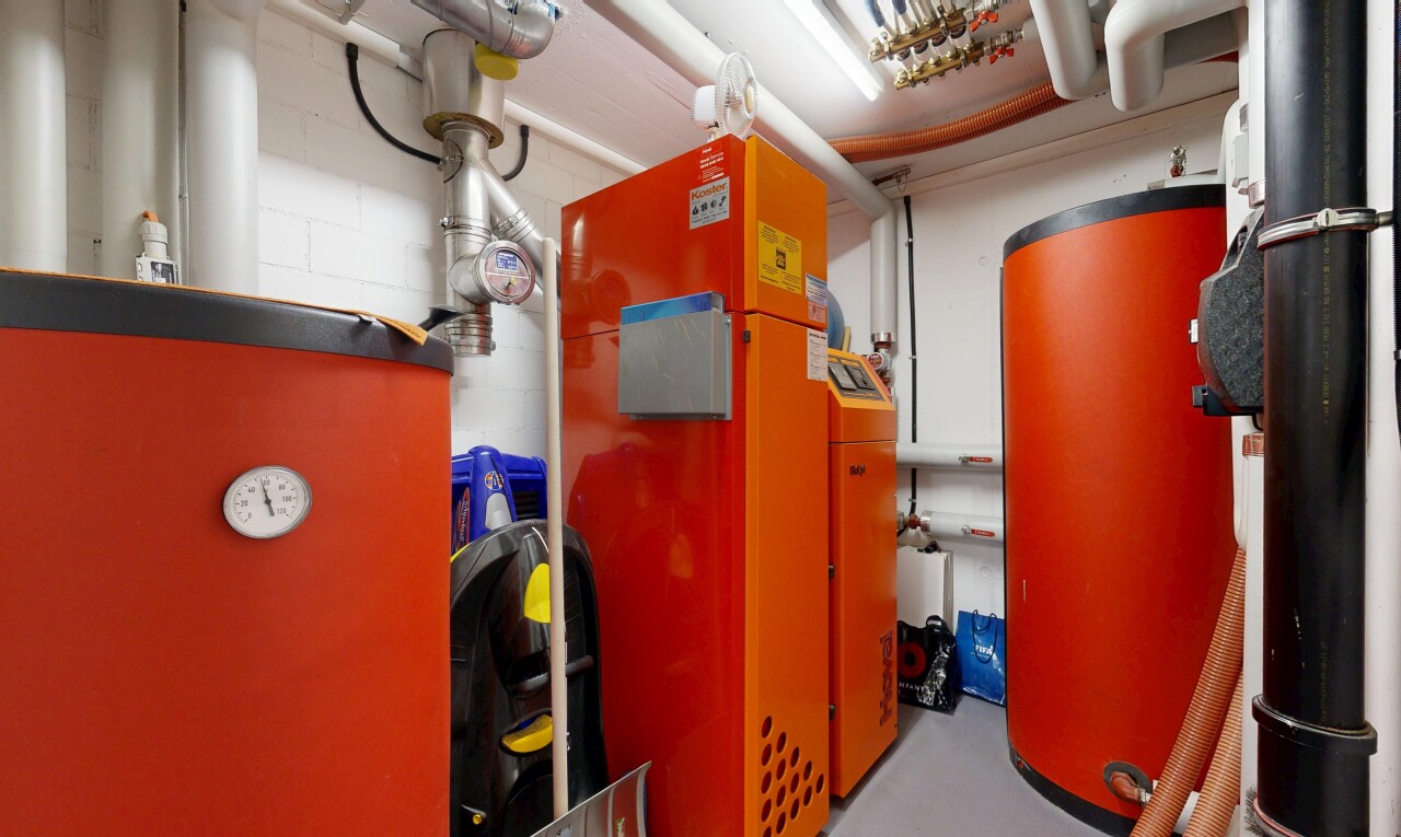 espace intérieur avec chauffe-eau