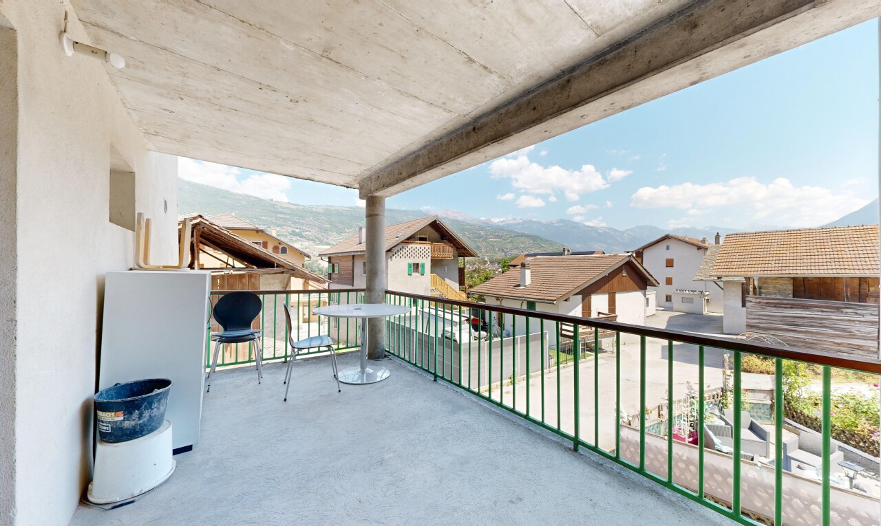terrasse avec from property, day time, balcon, residential view, et vue résidentielle