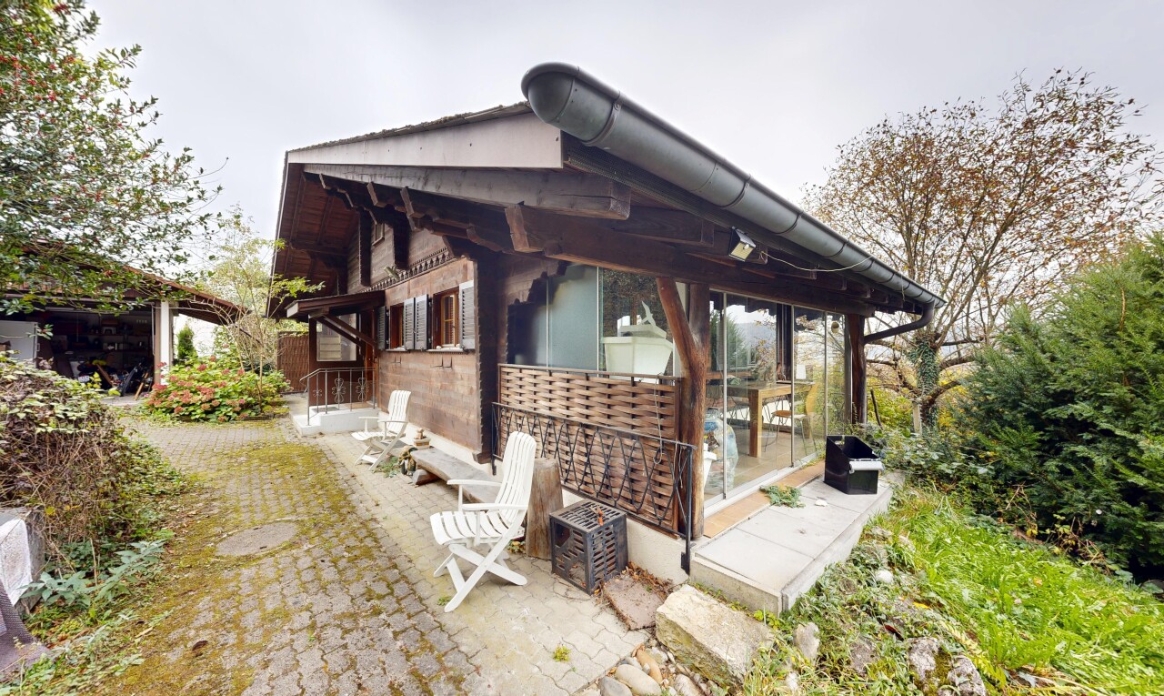 façade avec overcast, property visible, et terrasse